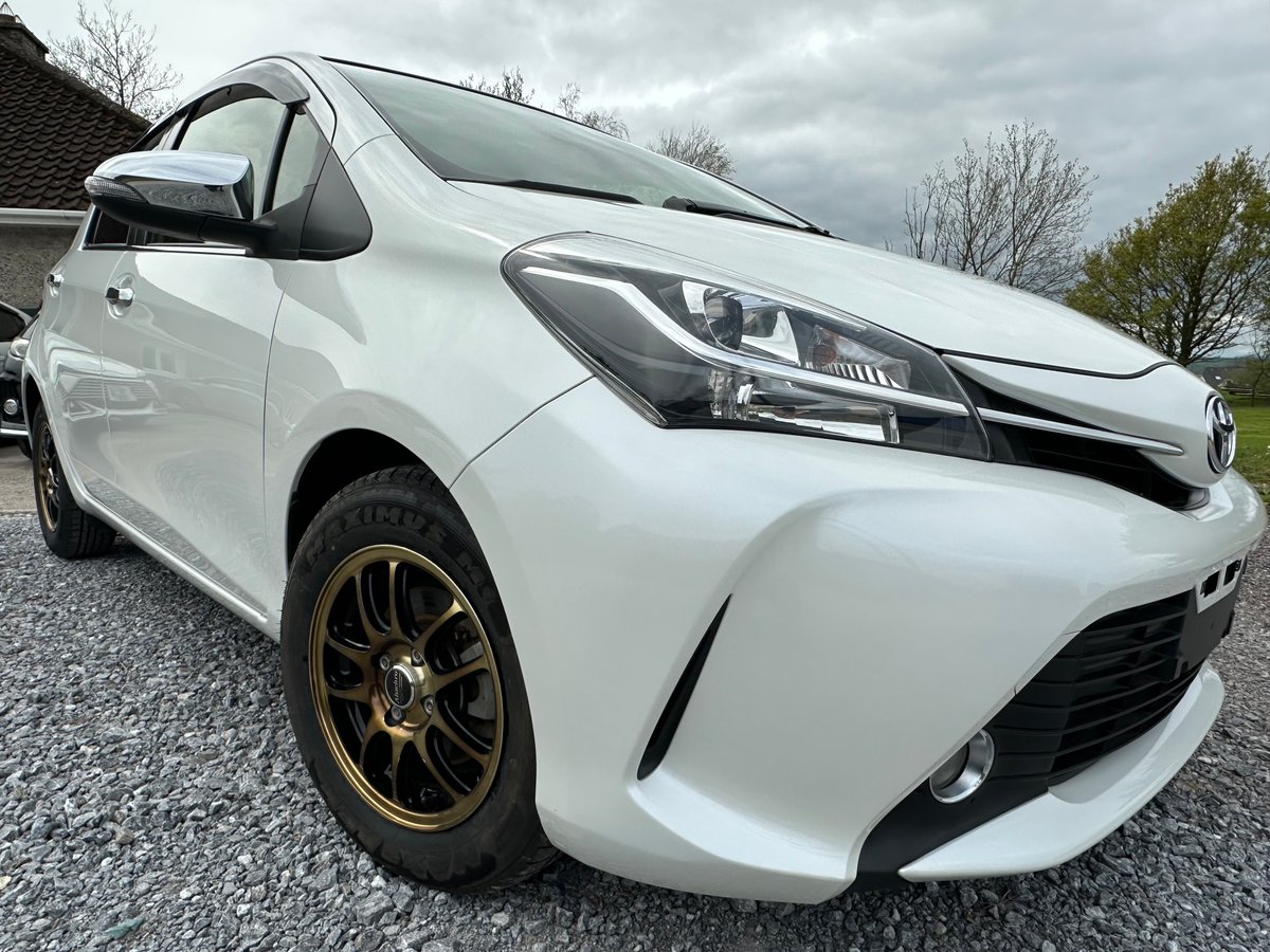 2014 TOYOTA VITZ