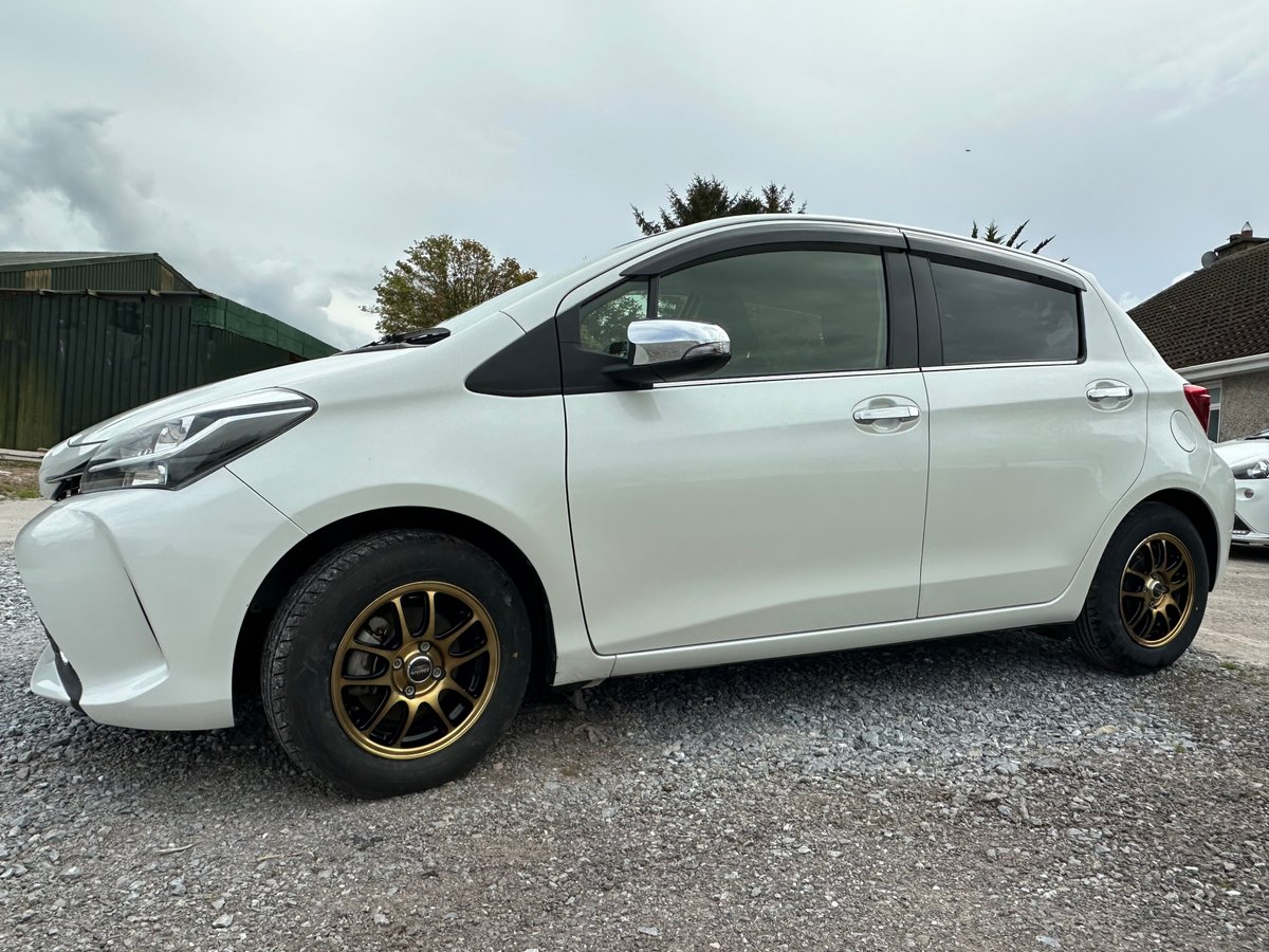 2014 TOYOTA VITZ